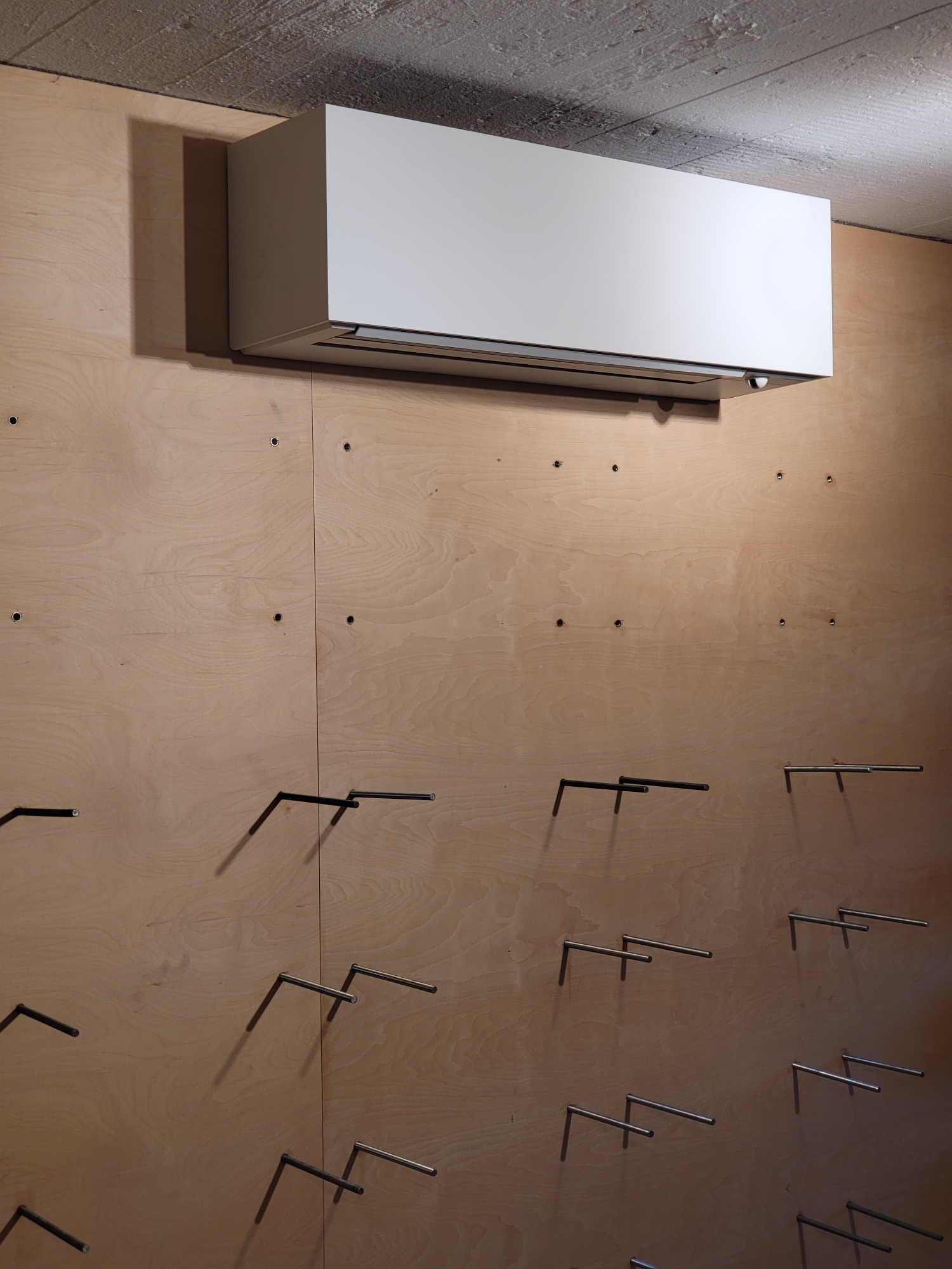 Arctic White asennettuna